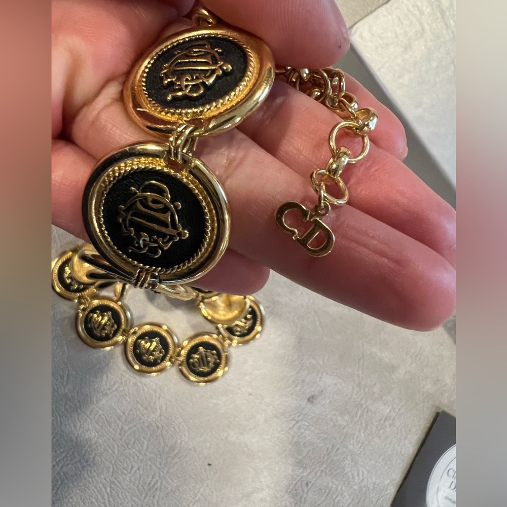 Dior Logo Insignia Medallion link Necklace - Picture 3 of 5